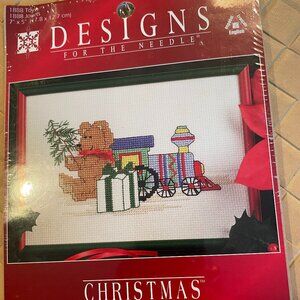 Designs for the Needle Christmas Tradition Counted Cross Stitch Kit Toys New